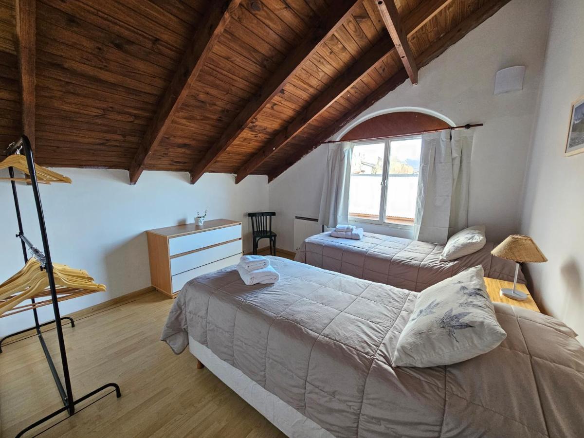 Yellow House Cottage El Chalten Bagian luar foto