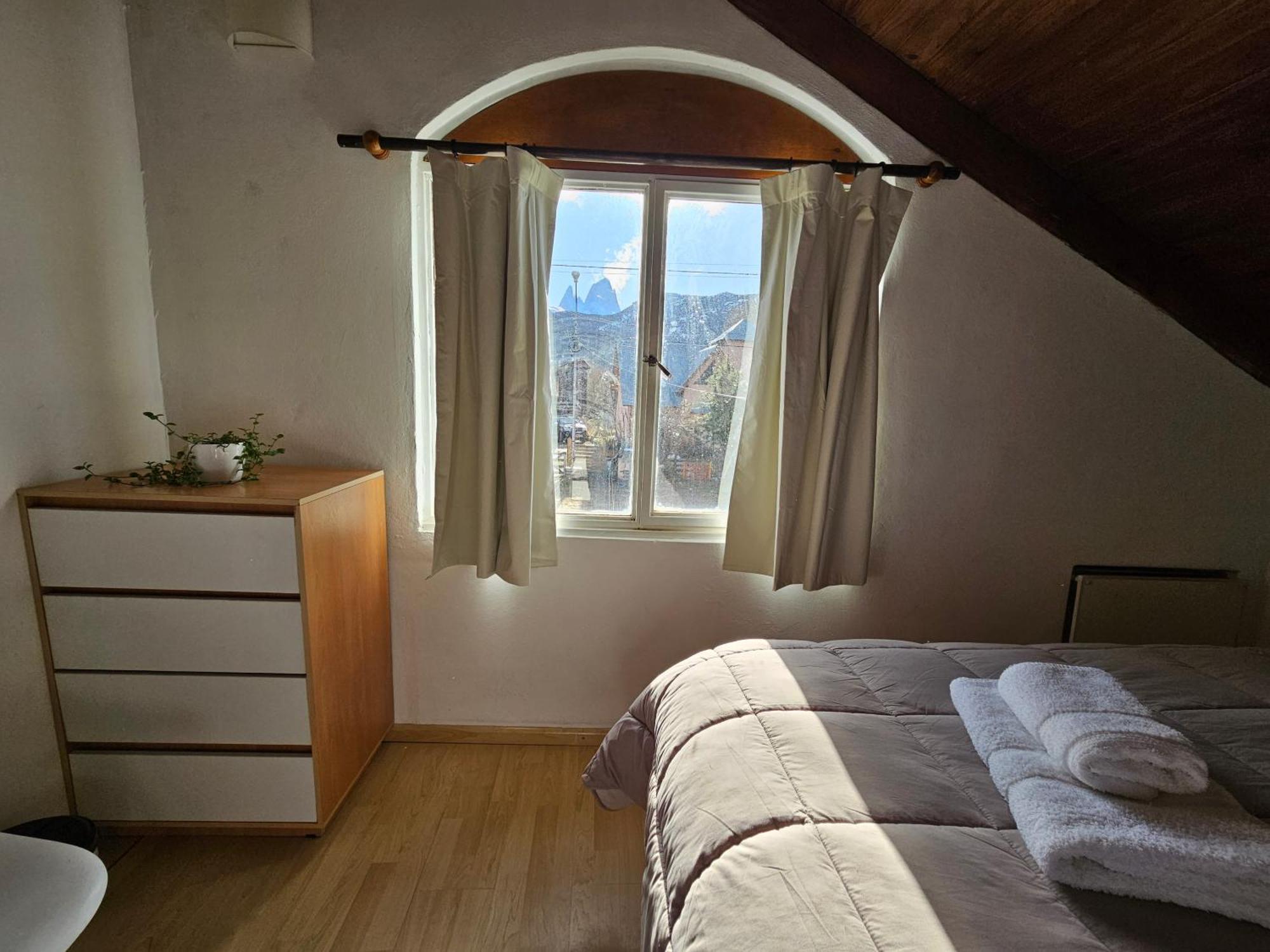 Yellow House Cottage El Chalten Bagian luar foto